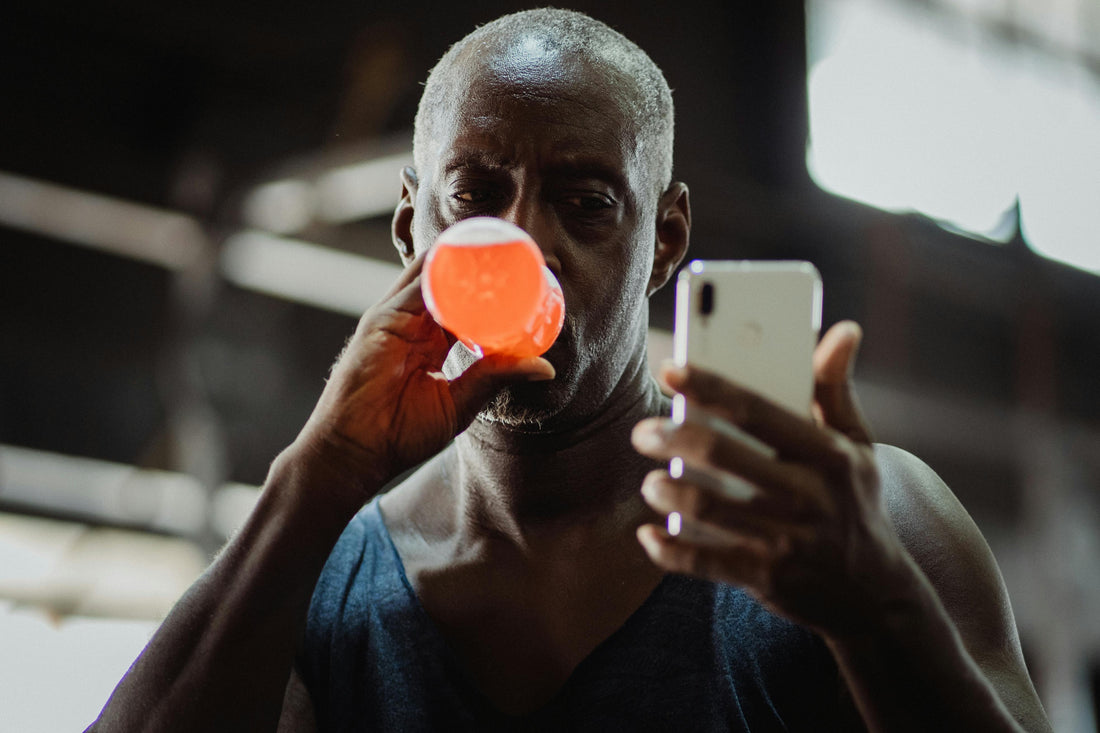 How Using Your Phone Before a Workout Can Affect Your Strength