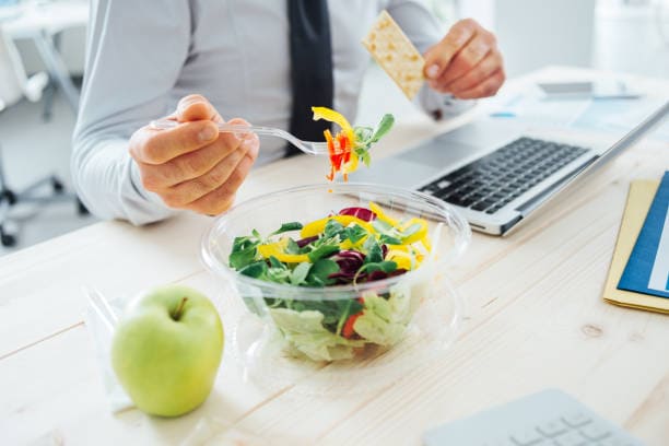 How to manage diet during office hours?